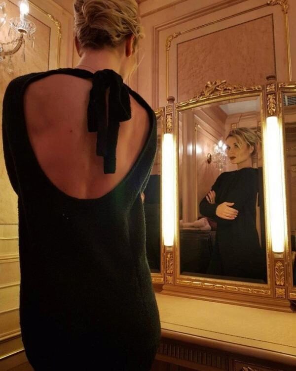 Полина Гагарина восхитила поклонников оголенной спиной на новом фото