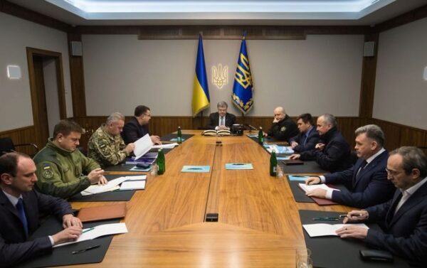Порошенко объявил о пересечении границы российскими воисками из-за ситуации в Луганске