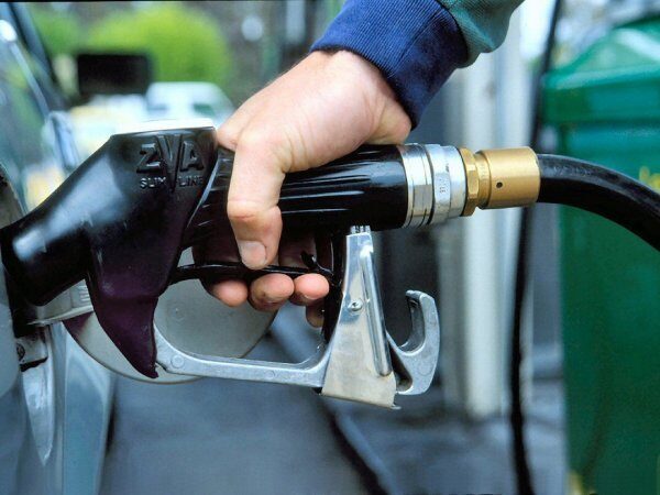 Правительство планирует акцизы и тарифы на бензин с 1 января