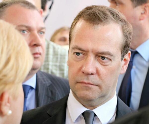 Премьер Дмитрий Медведев: ясно, что режим антироссийских санкций продлится десятилетия