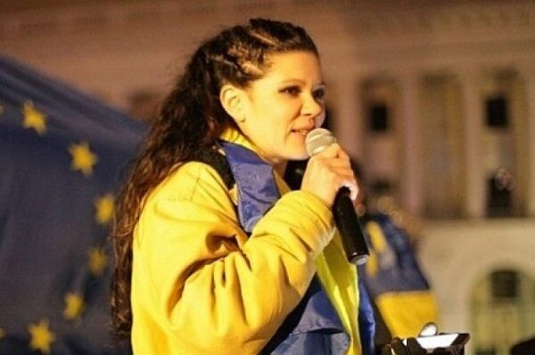 Против украинизации и шароваров выступила певица Руслана