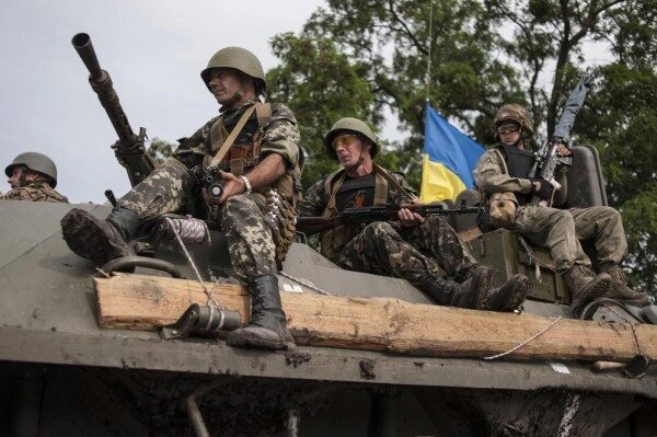 Украинские военные перешли в наступление, воспользовавшись хаосом в Луганске