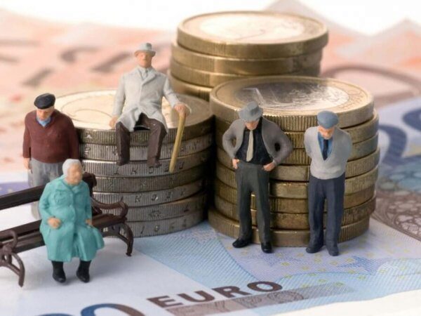 В ближайшие годы в России могут отменить пенсии