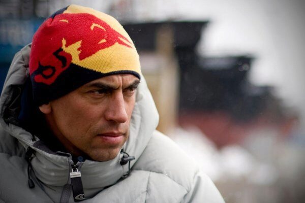 В Непале погиб российский альпинист Валерий Розов
