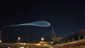 В Сети появилось видео таинственного НЛО над аэропортом в Лондоне