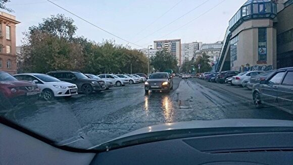 В центре Челябинска прорвало канализацию