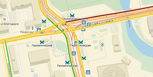 В центре Екатеринбурга из-за аварии парализовано движение трамваев