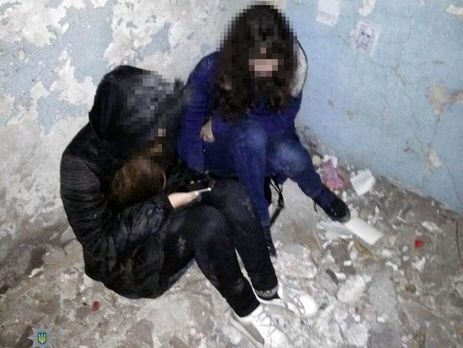 В Мариуполе две девушки пытались покончить жизнь самоубийством