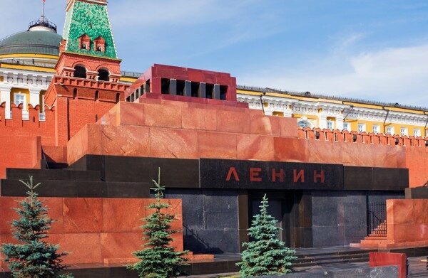 Внук Зюганова ответил на предложение Кадырова похоронить Ленина
