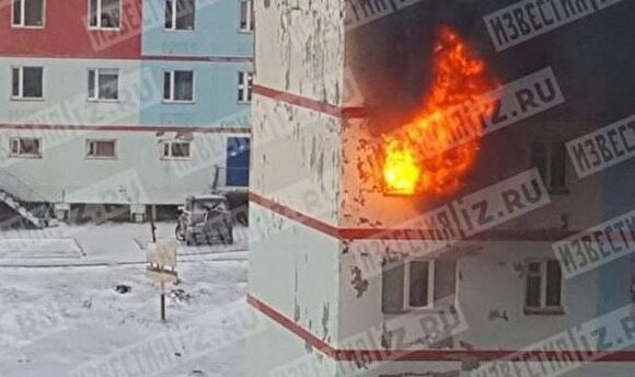 Врачи борются за жизни детей, прыгавших с третьего этажа горящего общежития в Анадыре