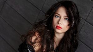 Актриса Настасья Самбурская может кардинально изменить имидж