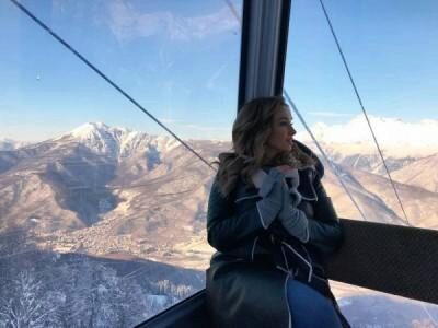 Анфиса Чехова в первый раз посетила горнолыжный курорт в Сочи