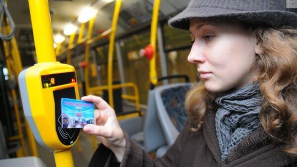 Безналичную оплату в нижегородском общественном транспорте введут в 2018 года