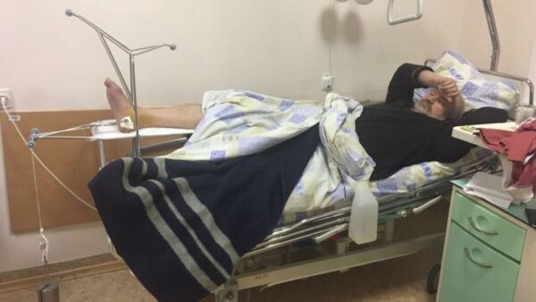 Депутат ЗакСа проведет неделю в клинике после полученной на футбольном матче травмы