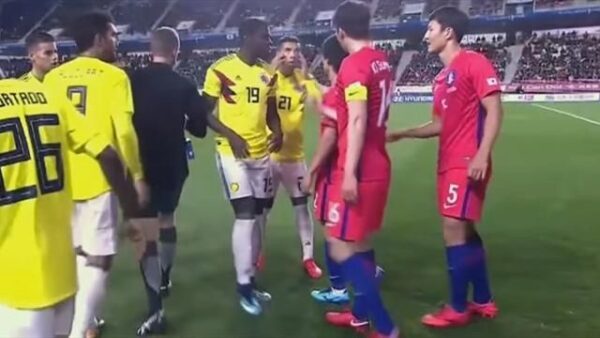 ФИФА отстранила на 5 матчей колумбийца, дразнившего корейцев азиатским разрезом глаз