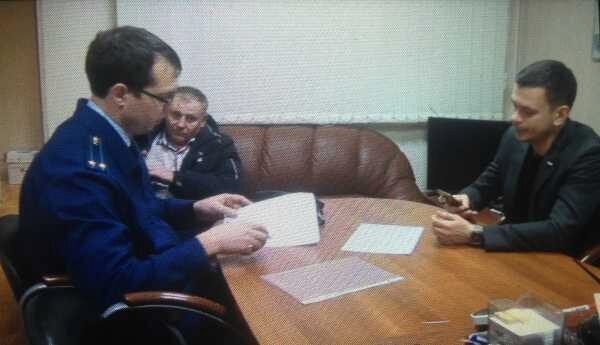 Городской депутат Яшин подал в суд на Собянина