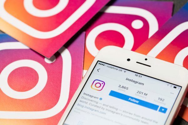 Instagram создал мессенджер Direct