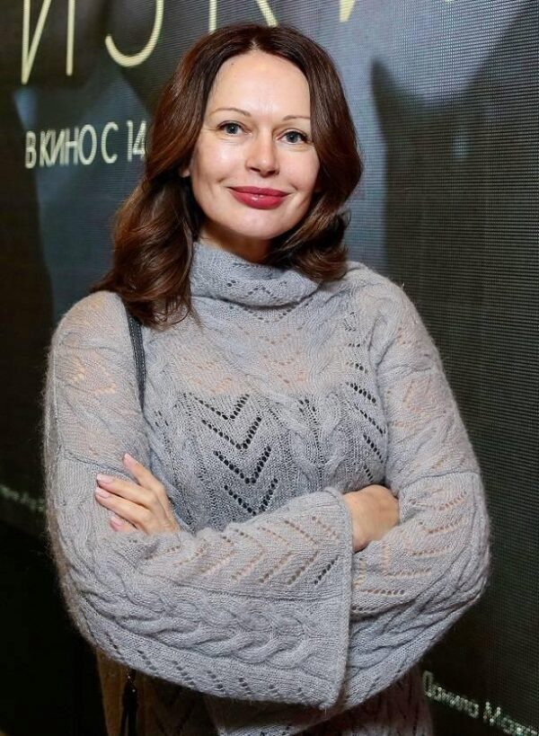 Ирина Безрукова появилась без косметики на премьере фильма «Близкие»