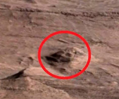 Исследователи заметили на Марсе гигантскую голову фараона