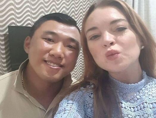 Линдси Лохан встречается с бодибилдером-миллиардером из Кореи