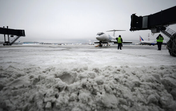 МИД предупредил граждан России о транспортном коллапсе в европейских странах из-за снегопада