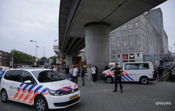 Милиция задержала подозреваемого в нападении с ножом в Маастрихте