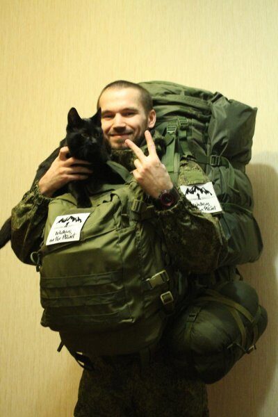 Мужчина с котом пешком отправился из Мурманска во Владивосток