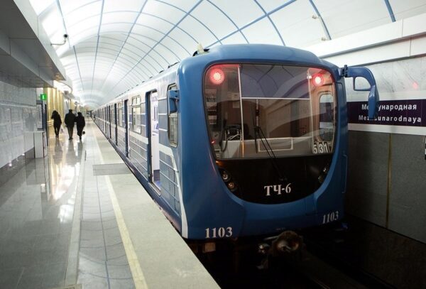 На всех линиях петербургского метро официально запустили Wi-Fi