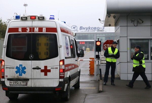 Пассажир умер на борту самолета, летевшего из Махачкалы в Москву