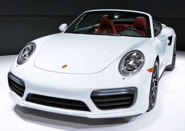 Porsche работает над гибридной версией 911 модели