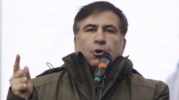 Саакашвили вызвал Порошенко на публичные переговоры