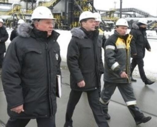 Сечин просит Медведева выдать «Роснефти» без конкурса участок в ХМАО «в кратчайшие сроки»