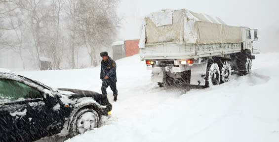 Школьников Камчатки отправят на зимние каникулы преждевременно из-за циклона