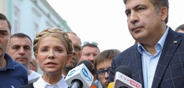 Тимошенко призвала Порошенко освободить Саакашвили