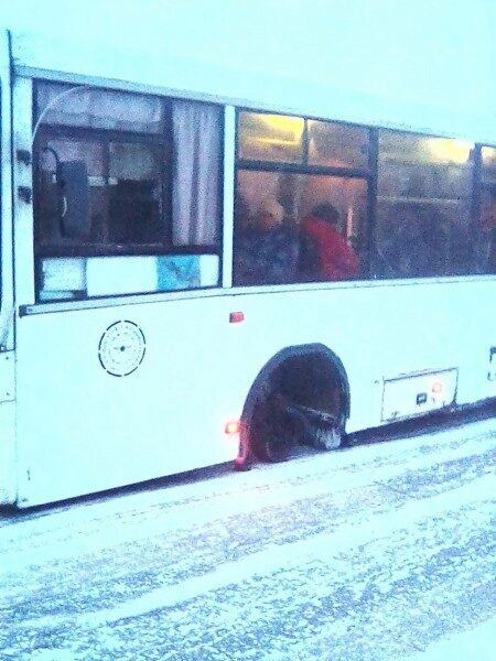 У автобуса в Анжеро-Судженске отлетело колесо на ходу