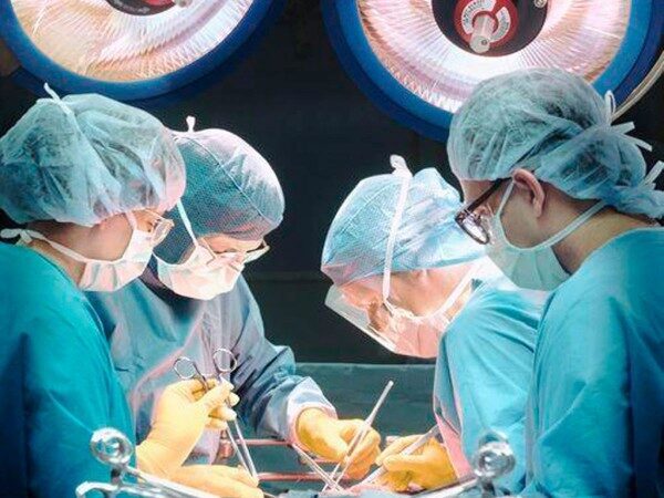 В Пензе врачи успешно пришили пациенту отрубленную кисть