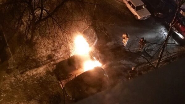 В российской столице полицейские задержали иностранца за поджог авто