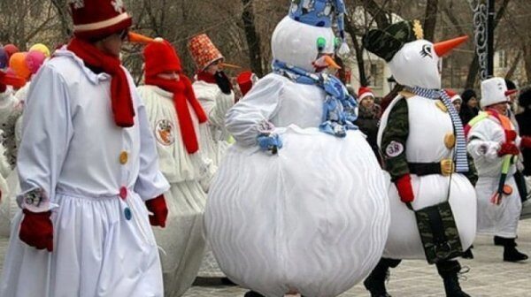 В Саратове запустят новогодний троллейбус и устроят шествие снеговиков