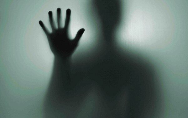 В Йоркшире очевидец случайно снял призрак ребенка в заброшенном особняке