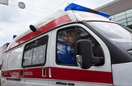В Кировске из окна 5-го этажа выпала 15-летняя школьница