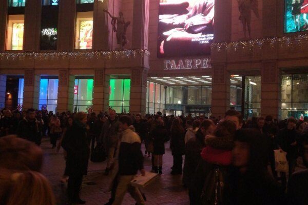 В Петербурге после двухчасовой проверки вновь открыли ТРЦ «Галерея»