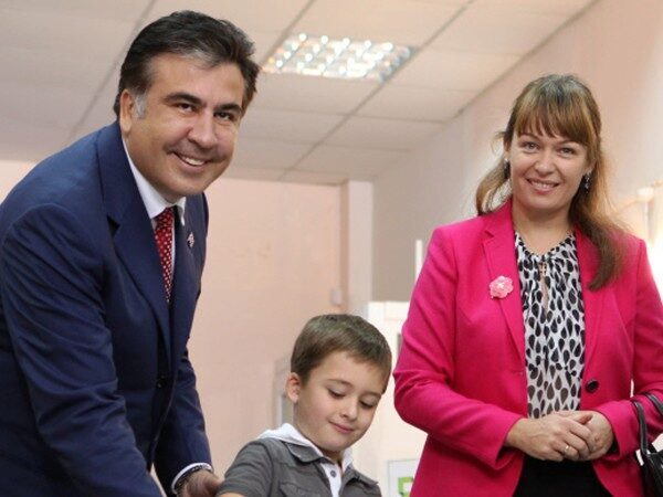 Жена Саакашвили рассказала о его пребывании в изоляторе?