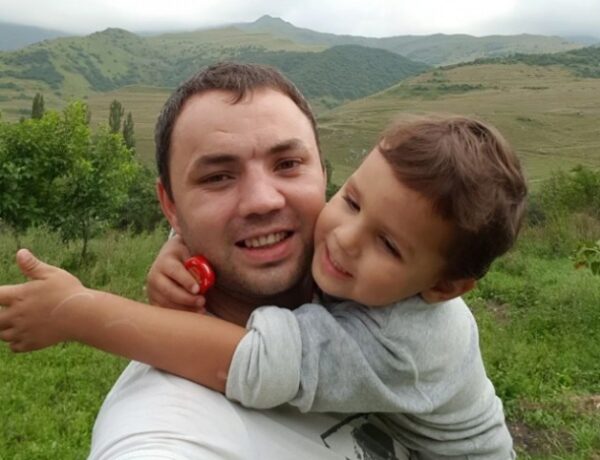 Александр Гобозов хочет быть участником "Дома-2" и видеться с сыном ежедневно