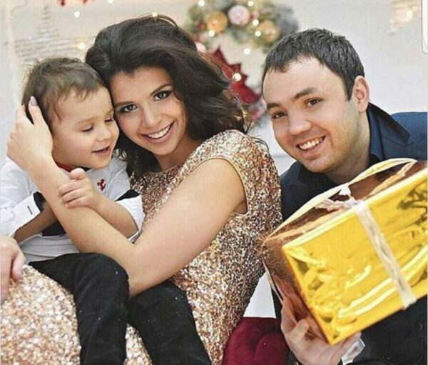 Алиана Устиненко и Александр Гобозов после развода остались друзьями и вместе воспитывают сына