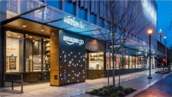 Amazon открыл первый в мире «умный» магазин без касс и продавцов