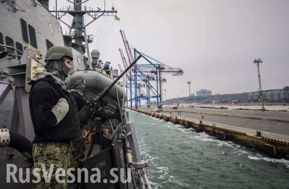 Американцы показали свой эсминец в Черном море (ФОТО)