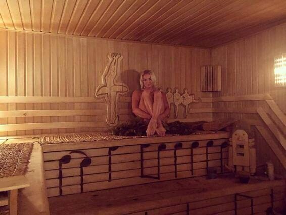 Анастасия Волочкова опубликовала обнажённый снимок в русской бане