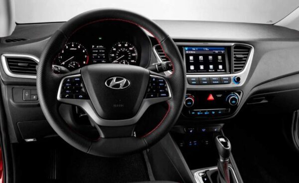 Автоэкспертам не понравился интерьер салона Hyundai Accent 2018 модельного года