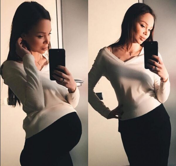 Беременная экс-участница “Дома-2” Анастасия Лисова убрала живот при помощи удачного ракурса