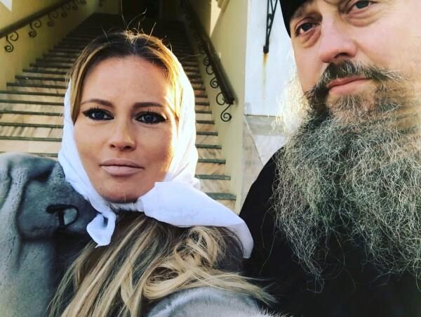 Дана Борисова возмутила поклонников макияжем в монастыре